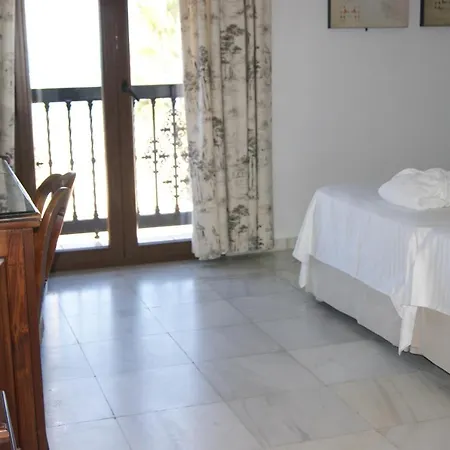 ホテル Playa De Regla チピオナ